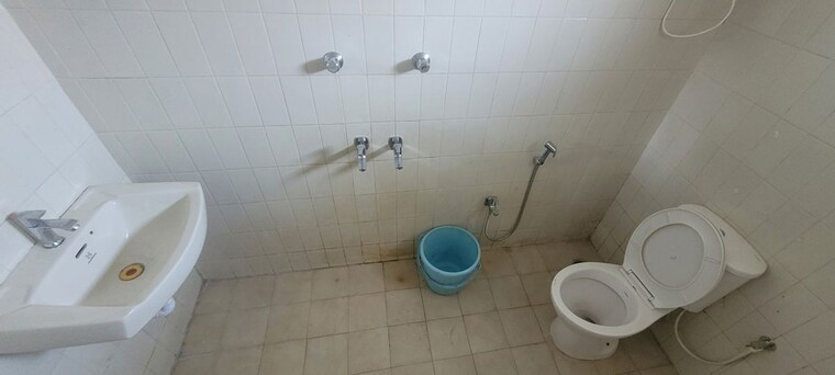 Bathroom, calangute 2 Bedroom 1000 Sq.Ft. Apartment In Calangute Goa 10539251
