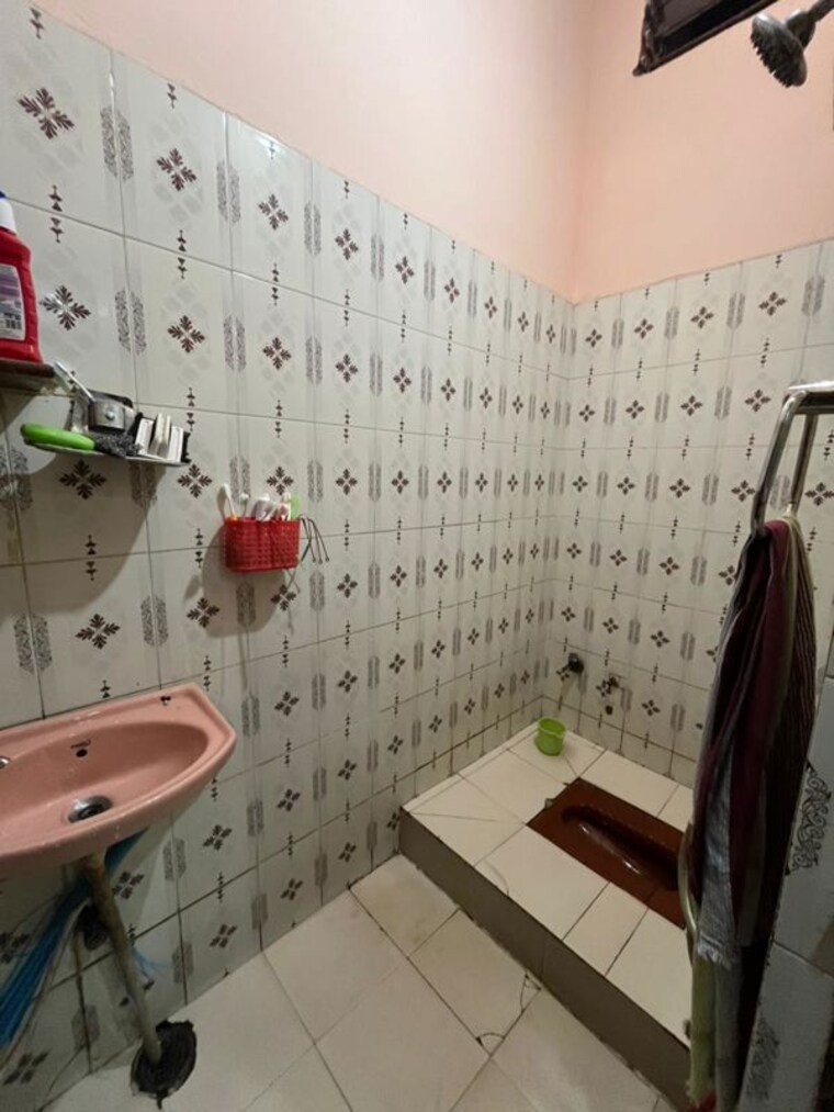 Attached Bathroom, telibandha 3 Bedroom 1400 Sq.Ft. Independent House In Telibandha Raipur 10539245