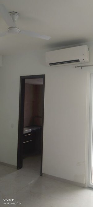 2 BHK Independent House For Rent in Smart World Orchard, Sector 61