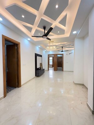 Living Room in 3 BHK Builder Floor at Puri Kohinoor, Sector 89 – for Rent
