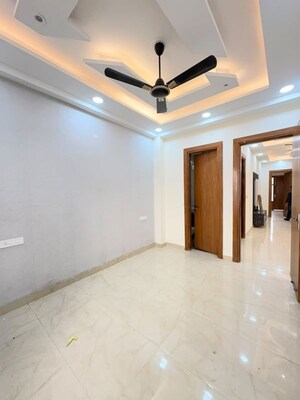 Room in 3 BHK Builder Floor at Puri Kohinoor, Sector 89 – for Rent