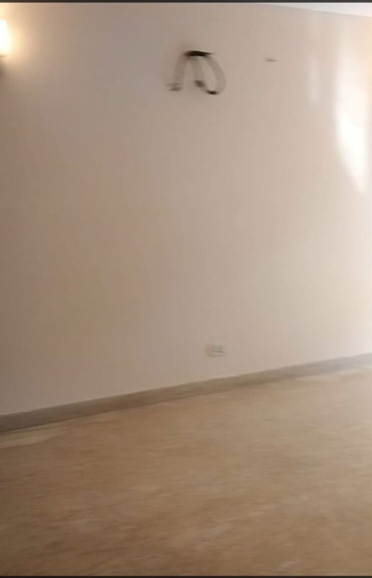 Room, new friends colony 3 Bedroom 200 Sq.Yd. Builder Floor In New Friends Colony Delhi 10539277