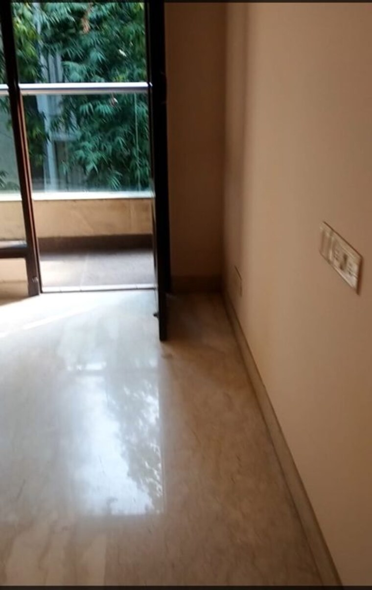Room, new friends colony 3 Bedroom 200 Sq.Yd. Builder Floor In New Friends Colony Delhi 10539277