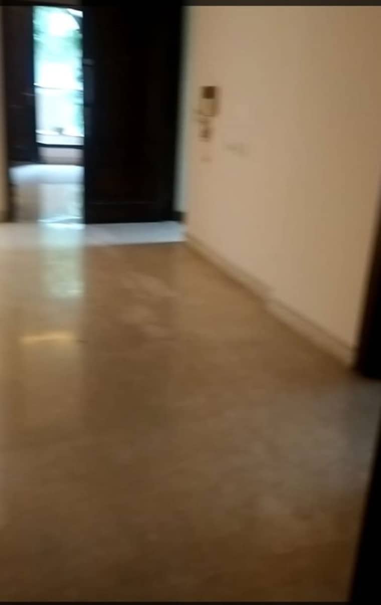 Room, new friends colony 3 Bedroom 200 Sq.Yd. Builder Floor In New Friends Colony Delhi 10539277