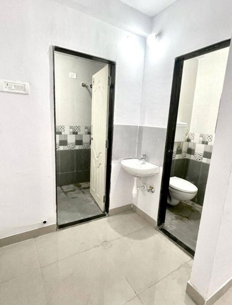 Bathroom, goregaon west 1 Bedroom 322 Sq.Ft. Apartment In Goregaon West Mumbai 10539299