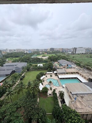 Plot Area in 2 BHK Apartment at Platinum Prive, Andheri West – for Rent