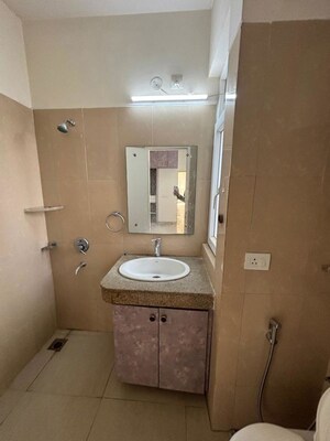 Bathroom in 3.5 BHK Apartment at Emaar Emerald Estate, Sector 65 – for Rent