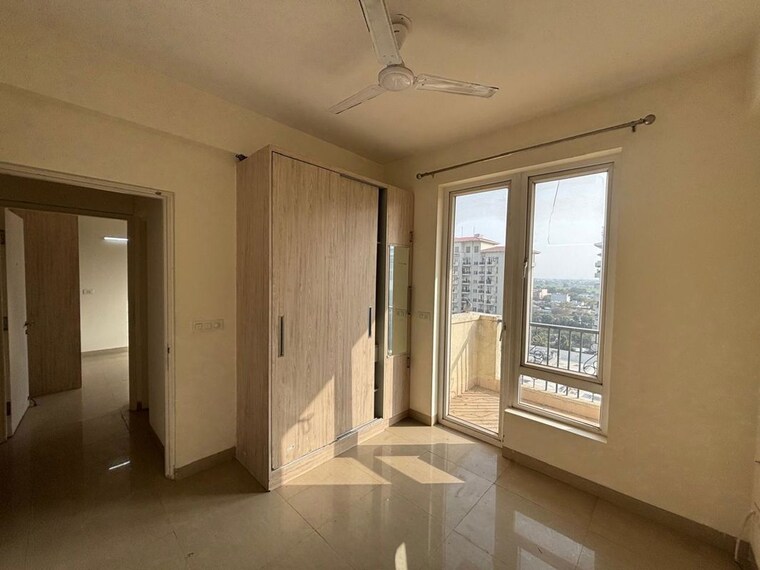 Room, emaar-emerald-estate 3.5 Bedroom 1395 Sq.Ft. Apartment In Sector 65 Gurgaon 10539320