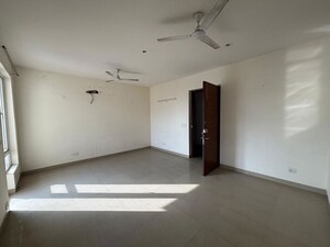 3.5 BHK Apartment For Rent in Emaar Emerald Estate, Sector 65