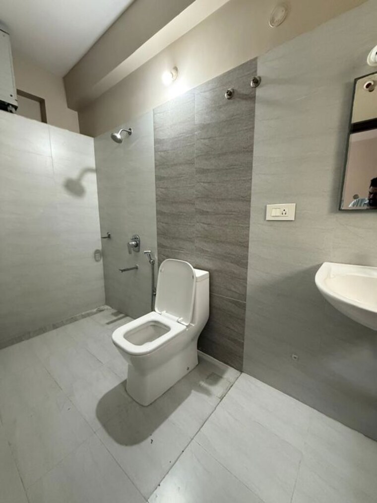 Bathroom, golden-tulip-kondapur 2 Bedroom 1300 Sq.Ft. Apartment In Kondapur Hyderabad 10539333