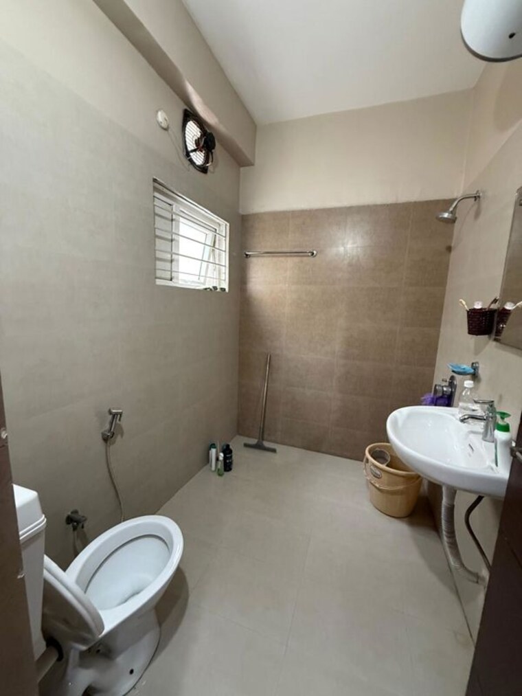 Bathroom, golden-tulip-kondapur 2 Bedroom 1300 Sq.Ft. Apartment In Kondapur Hyderabad 10539333