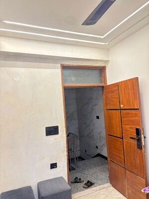 1 BHK Builder Floor – Entrance View at Hauz Khas - for Rent
