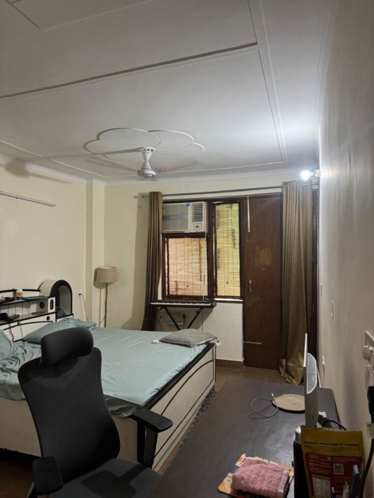 Team Area, dlf-city-centre 2 Bedroom 200 Sq.Yd. Builder Floor In Sector 28 Gurgaon 10539360