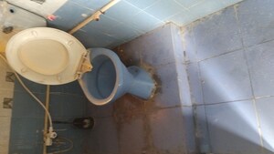 Bathroom in 1 BHK Apartment at Arun Vihar Sector 37, Sector 37 – for Rent