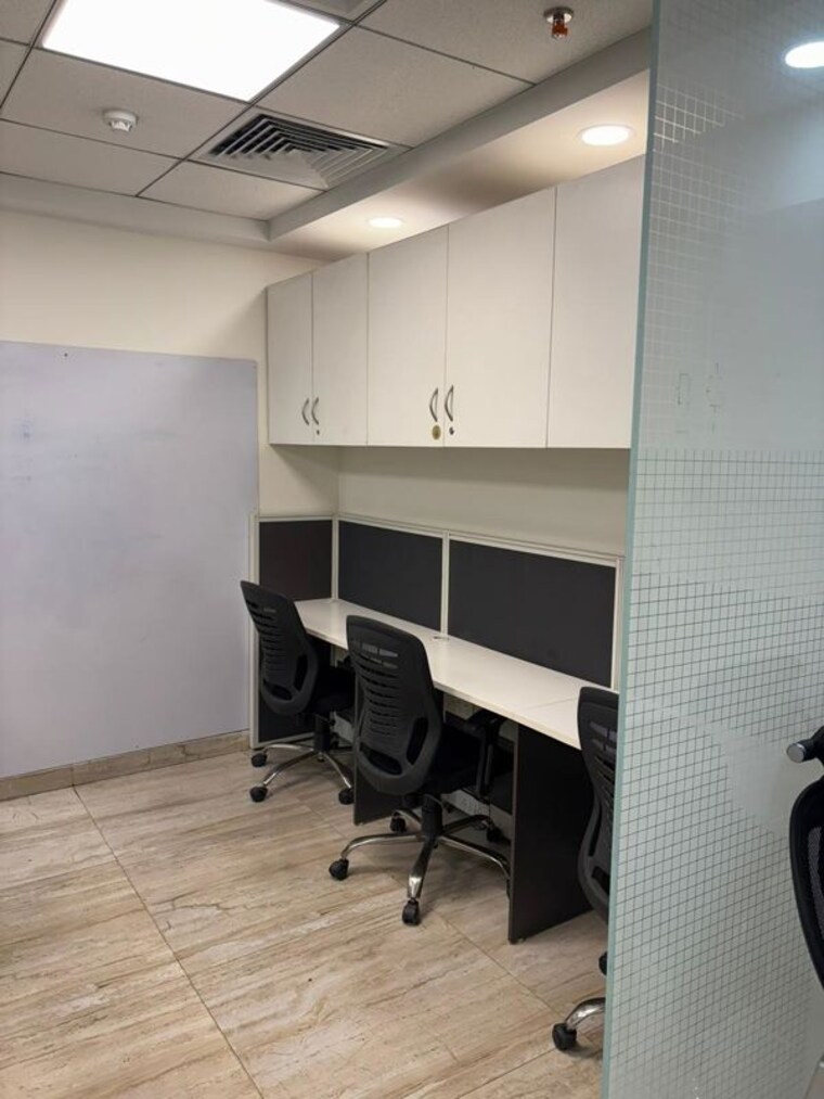 Team Area, sector 63 Commercial Co Working Space 2000 Sq.Ft. In Sector 63 Noida 10539350