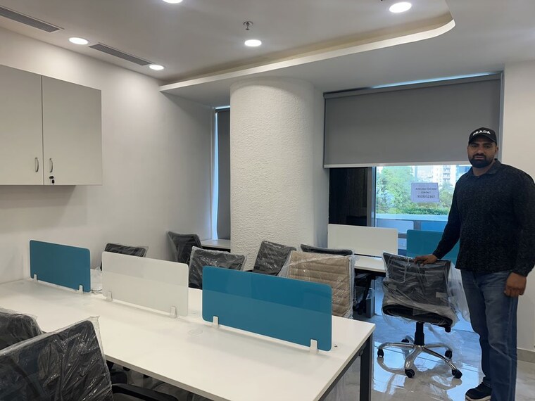 Team Area, spaze-itech-park Commercial Office Space 900 Sq.Ft. In Sector 49 Gurgaon 10539384