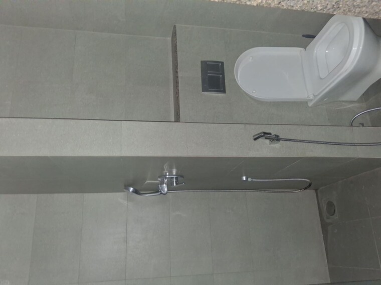 Bathroom, andheri-chs 3 Bedroom 1250 Sq.Ft. Apartment In Andheri West Mumbai 10539418