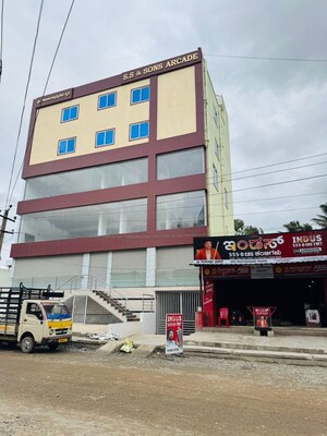  Office Space For Sale in SNS Arcade, Old Airport Road