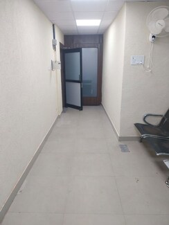 Office Space For Rent in RK Plaza Hazratganj