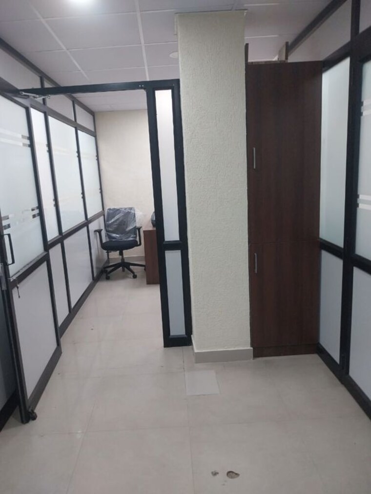 undefined, rk-plaza-hazratganj Commercial Office Space 1000 Sq.Ft. In Hazratganj Lucknow 10539434
