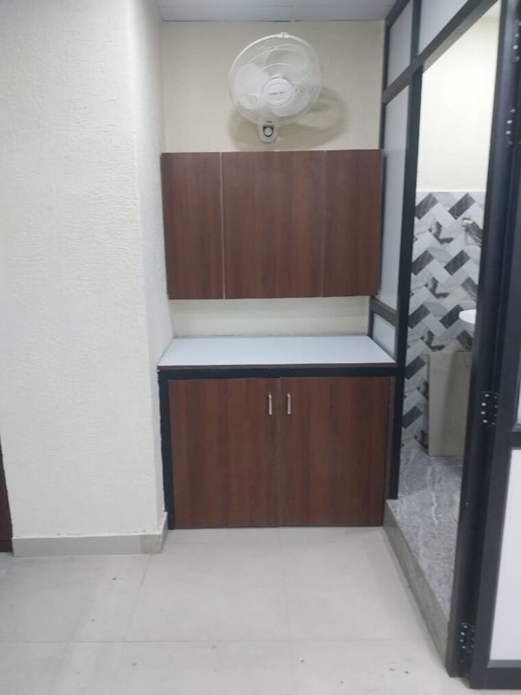undefined, rk-plaza-hazratganj Commercial Office Space 1000 Sq.Ft. In Hazratganj Lucknow 10539434