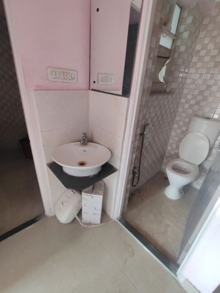 Bathroom, goel-sai-ganga 1 Bedroom 640 Sq.Ft. Apartment In Undri Pune 10539436