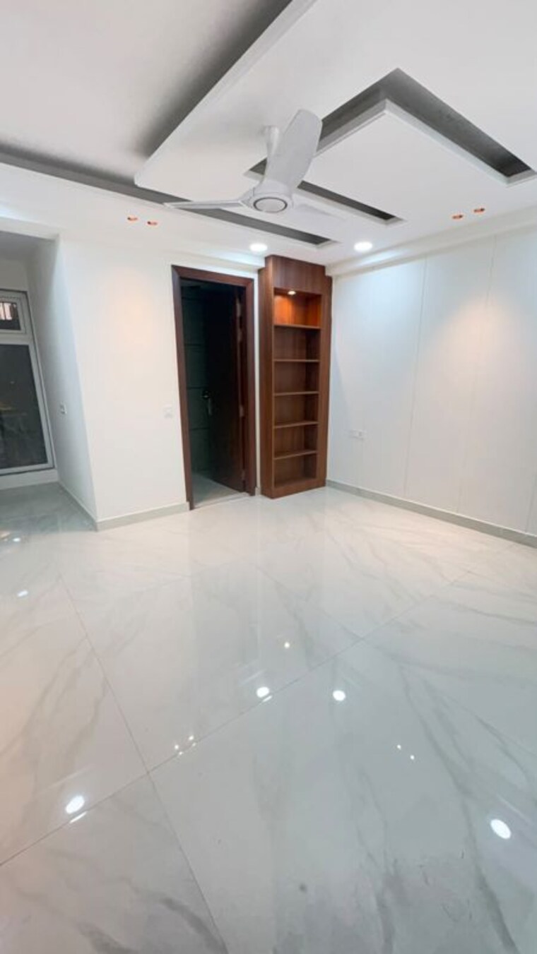 Room, sant nagar 3 Bedroom 200 Sq.Yd. Builder Floor In Sant Nagar Delhi 10539441