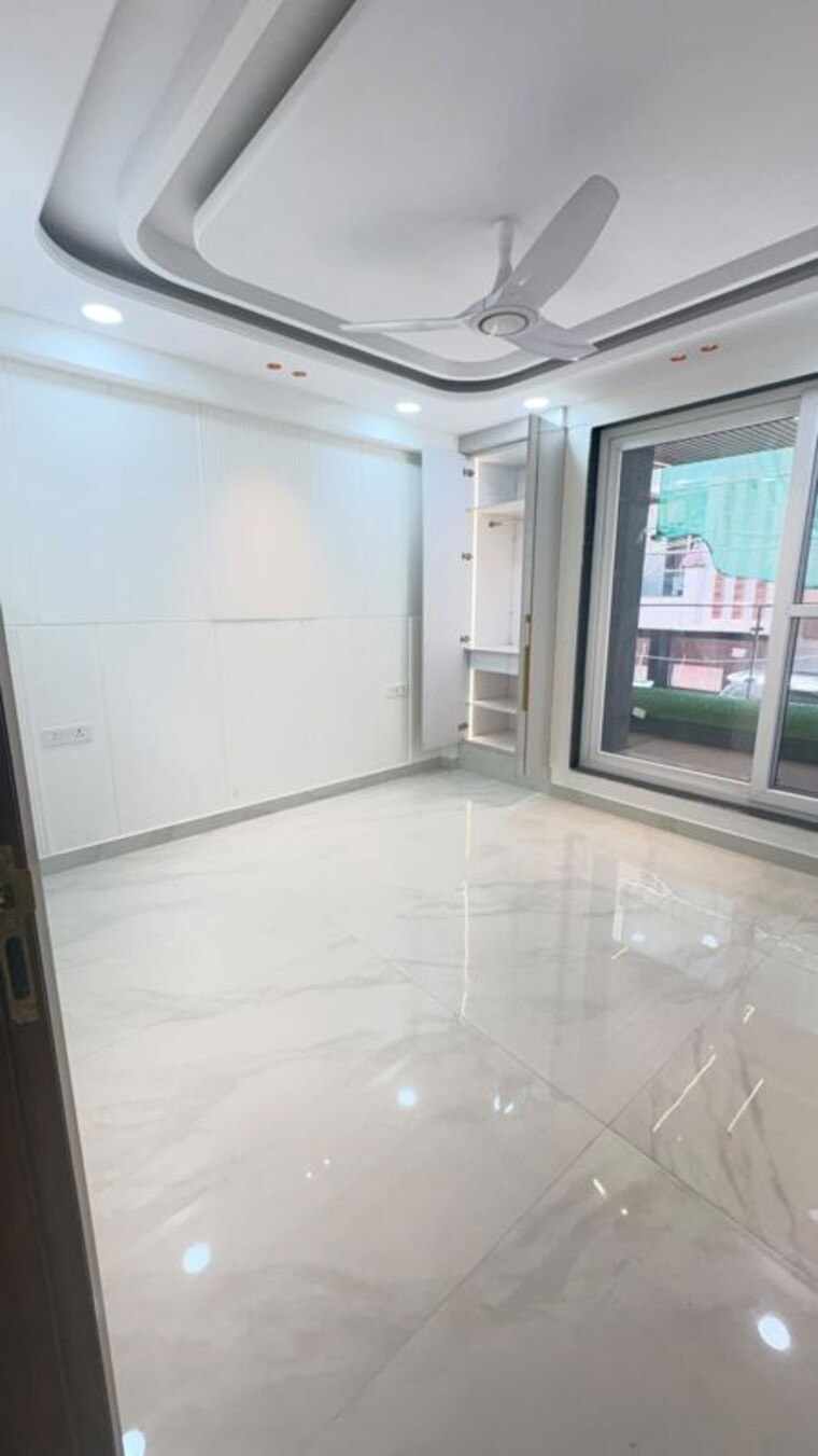 Room, sant nagar 3 Bedroom 200 Sq.Yd. Builder Floor In Sant Nagar Delhi 10539441