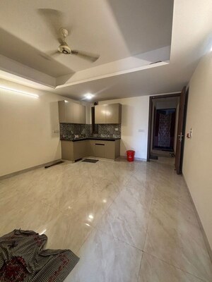 Room in 2 BHK Builder Floor at Saket – for Rent
