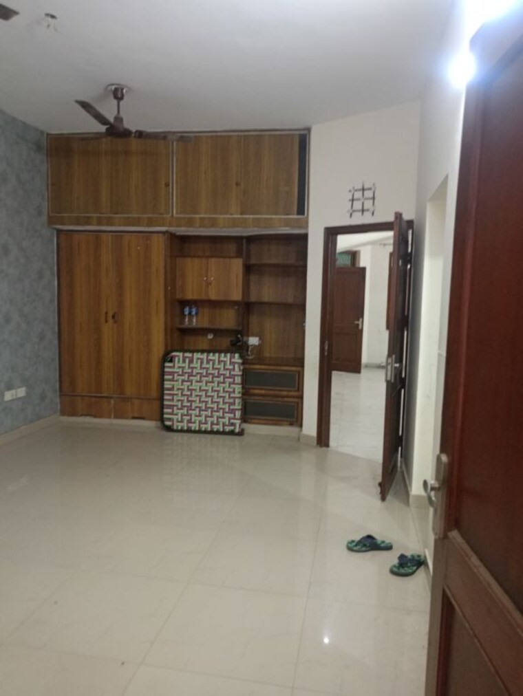 Room, ansal-plaza-sector-23 1 Bedroom 1300 Sq.Ft. Independent House In Sector 23 Gurgaon 10539471