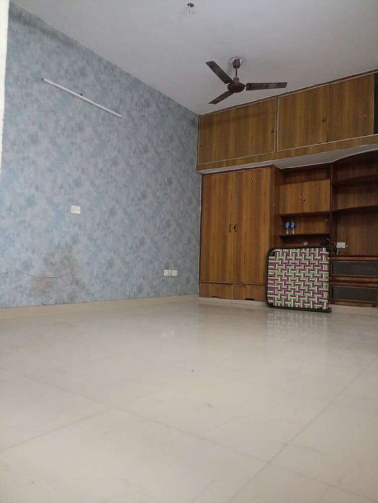 Room, ansal-plaza-sector-23 1 Bedroom 1300 Sq.Ft. Independent House In Sector 23 Gurgaon 10539471