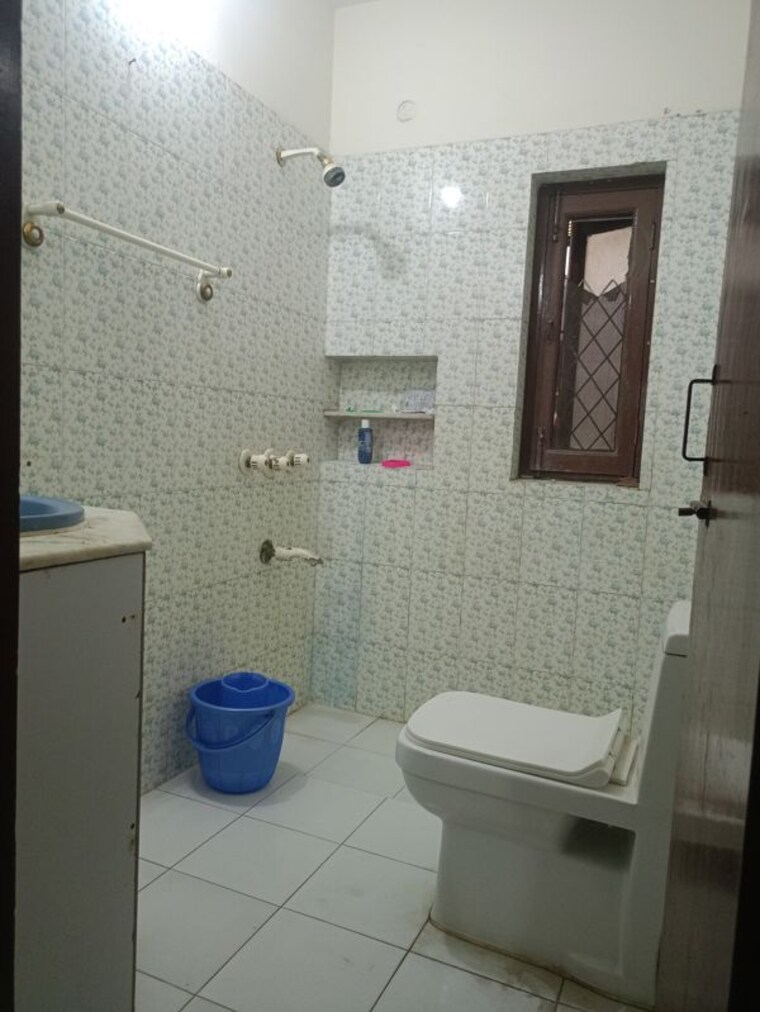 Bathroom, ansal-plaza-sector-23 1 Bedroom 1300 Sq.Ft. Independent House In Sector 23 Gurgaon 10539471