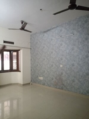 Room in 1 BHK Independent House at Ansal Plaza Sector-23, Sector 23 – for Rent