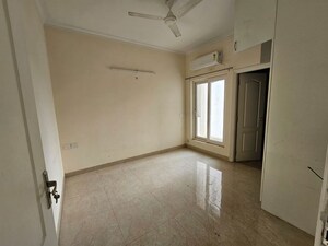 Room in 3.5 BHK Apartment at Shree Vardhman Victoria, Sector 70 – for Rent