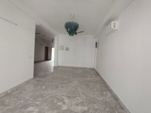 Room in 4 BHK Builder Floor at SS Linden, Sector 84 – for Sale