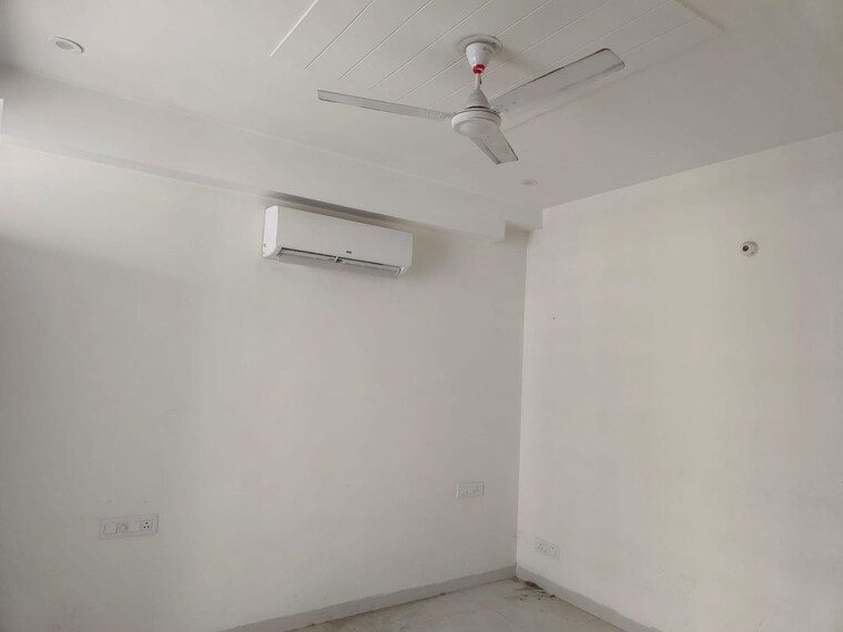 Room, ambala highway 3 Bedroom 1966 Sq.Ft. Apartment In Ambala Highway Zirakpur 10539501