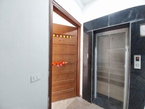 Furnished Amenities in 4 BHK Builder Floor at SS Linden, Sector 84 – for Sale
