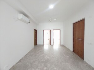 Room in 4 BHK Builder Floor at SS Linden, Sector 84 – for Sale