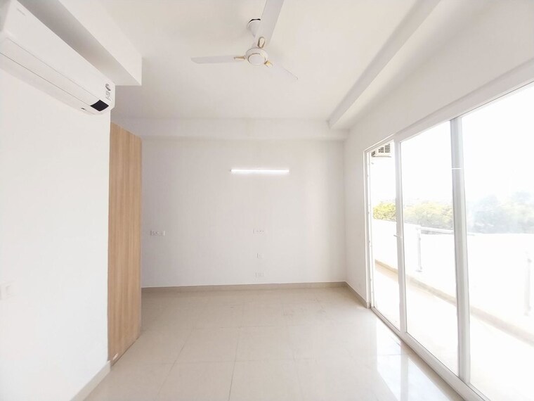 Room, ss-linden 4 Bedroom 2800 Sq.Ft. Builder Floor In Sector 84 Gurgaon 10531560
