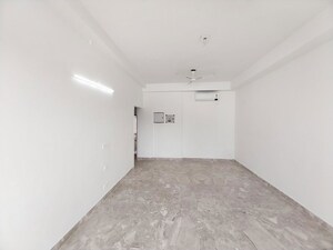 Room in 4 BHK Builder Floor at SS Linden, Sector 84 – for Sale