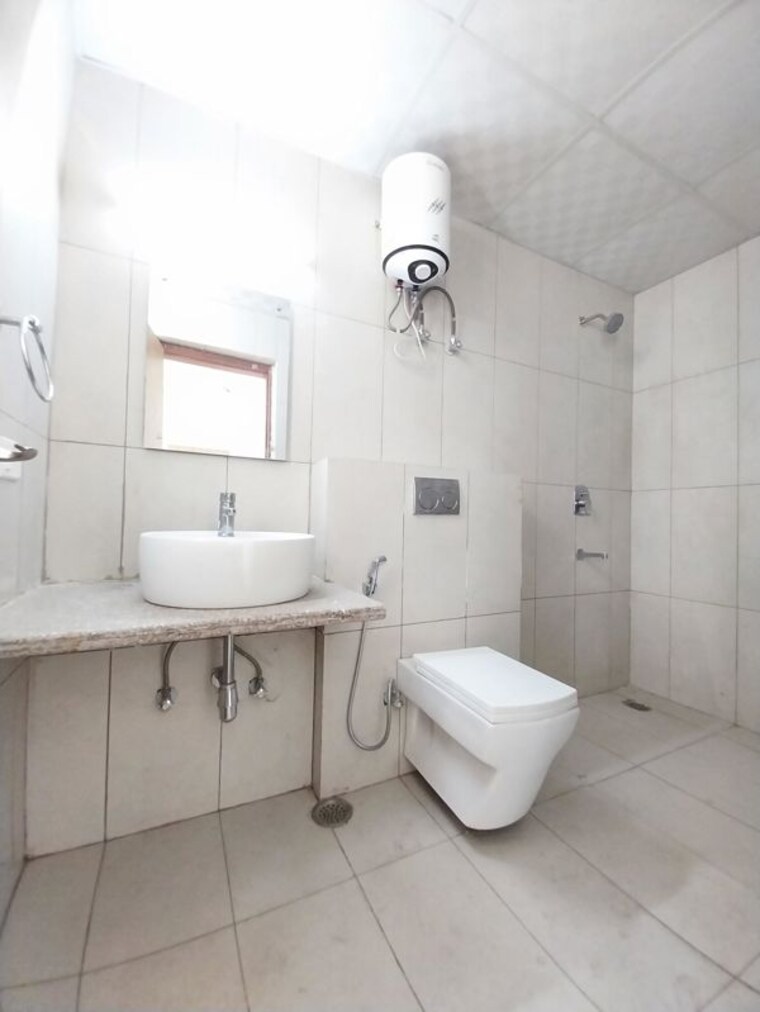 Bathroom, ss-linden 4 Bedroom 2800 Sq.Ft. Builder Floor In Sector 84 Gurgaon 10531560