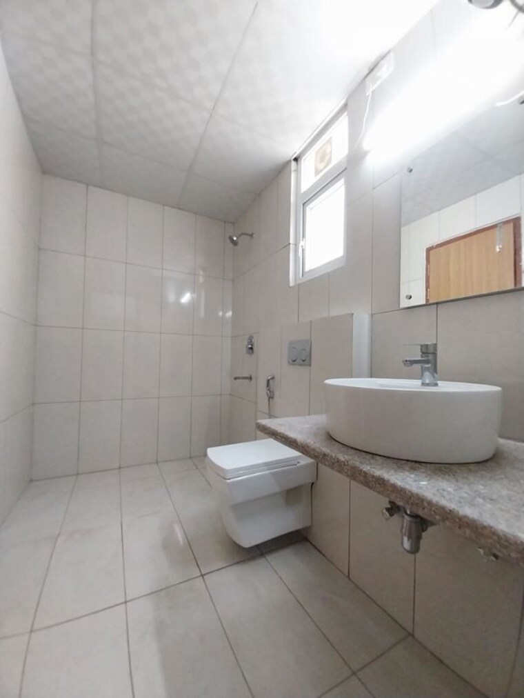 Bathroom, ss-linden 4 Bedroom 2800 Sq.Ft. Builder Floor In Sector 84 Gurgaon 10531560