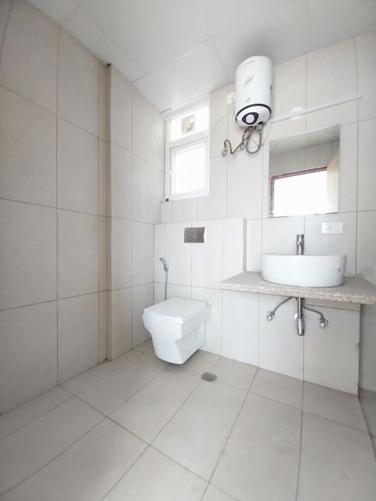 Bathroom, ss-linden 4 Bedroom 2800 Sq.Ft. Builder Floor In Sector 84 Gurgaon 10531560