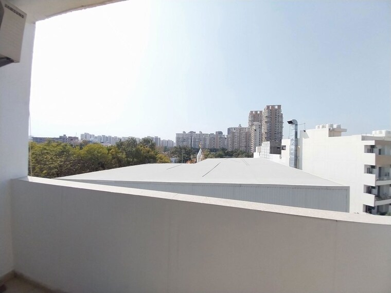 Balcony, ss-linden 4 Bedroom 2800 Sq.Ft. Builder Floor In Sector 84 Gurgaon 10531560