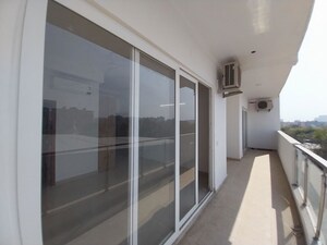 Building Lobby in 4 BHK Builder Floor at SS Linden, Sector 84 – for Sale