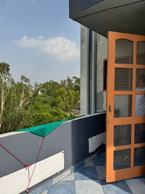 Balcony in 1 RK Builder Floor at Ansal Plaza Sector-23, Sector 23 – for Rent