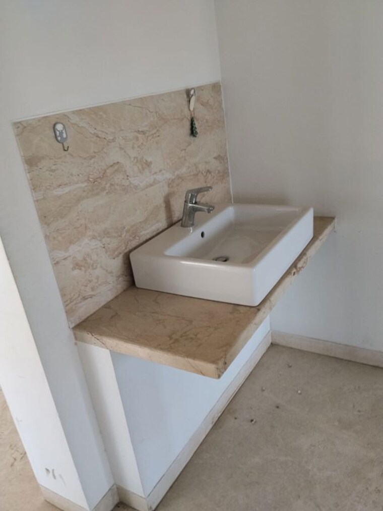 Bathroom, park-grandeur 3.5 Bedroom 1900 Sq.Ft. Apartment In Baner Pune 10539524