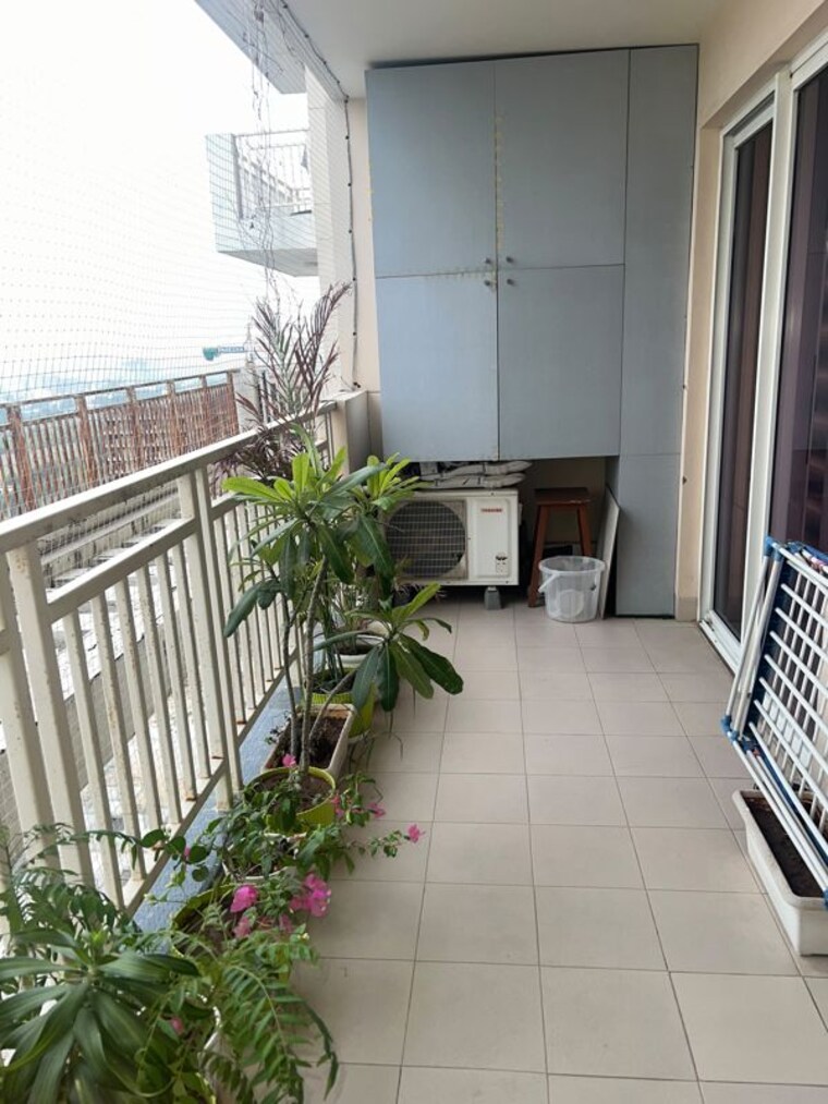 Balcony, m3m-marina 3 Bedroom 1650 Sq.Ft. Apartment In Sector 68 Gurgaon 10539548