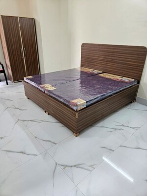 Bedroom in 1 BHK Builder Floor at Sector 40 – for Rent