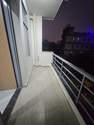Balcony in 1 BHK Builder Floor at Sector 40 – for Rent